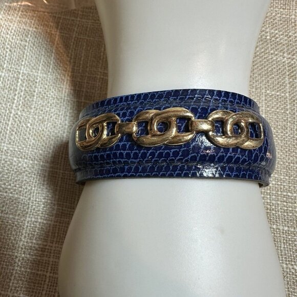 Vintage Cuff Bracelet Blue Leather Lizard Print Gold Tone Chain Accent Retro Y2K - Picture 1 of 8